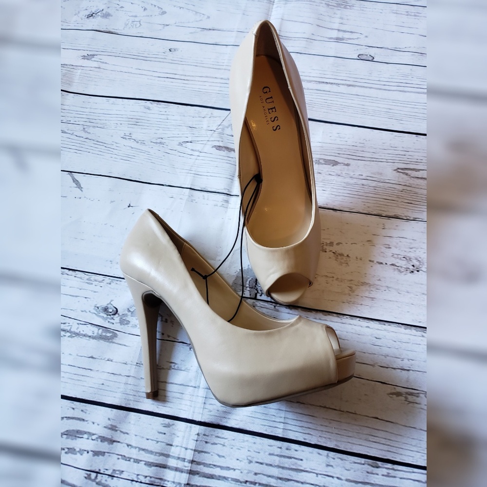 GUESS Women's ROSALIE Nude Platform Pumps